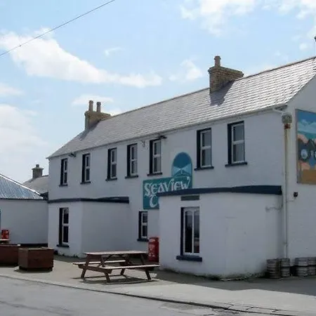 Whitestrand 3*
